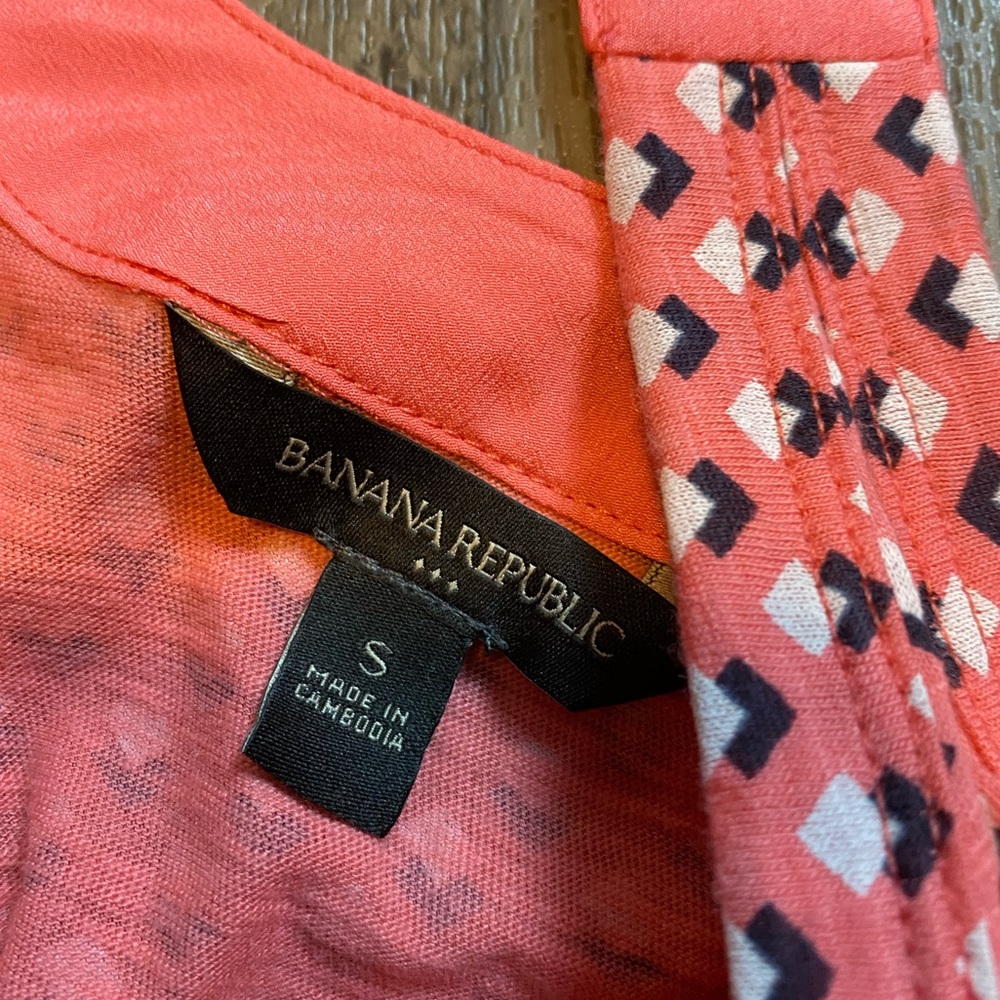 Banana Republic Factory Salmon Pink Squares Racerback Tank Blouse Small - Picture 2 of 7